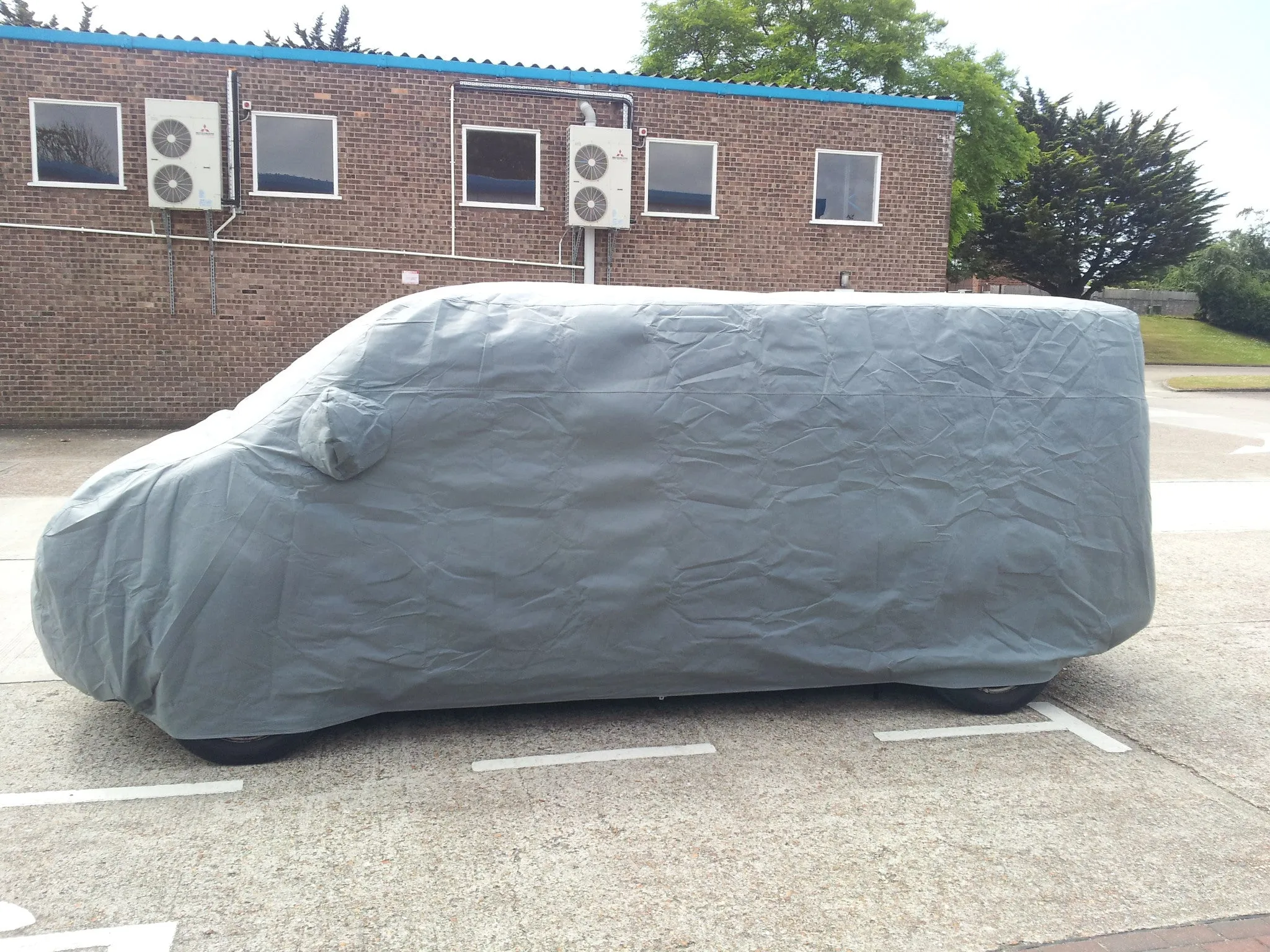 Voyager outdoor lightweight car covers for VOLKSWAGEN